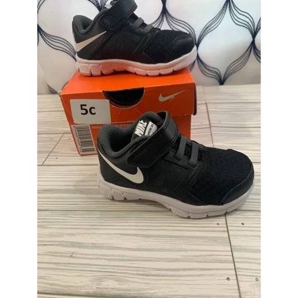 Nike Flex Supreme TR 4 Black Kids Shoe - Picture 6 of 14